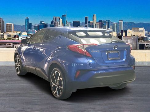 Used 2021 Toyota C-HR XLE image 5