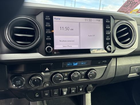 Used 2022 Toyota Tacoma TRD Sport image 19