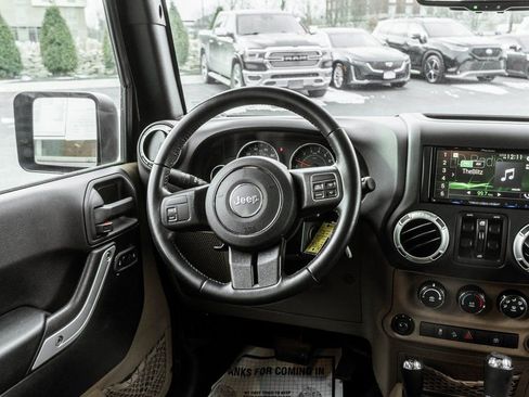 Used 2018 Jeep Wrangler Unlimited Sahara image 11