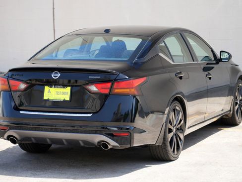 Used 2022 Nissan Altima 2.5 SR w/ Midnight Edition Package FWD image 47
