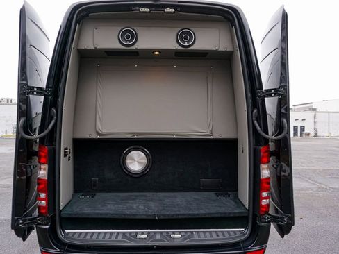 Used 2014 Mercedes-Benz Sprinter 2500 image 42