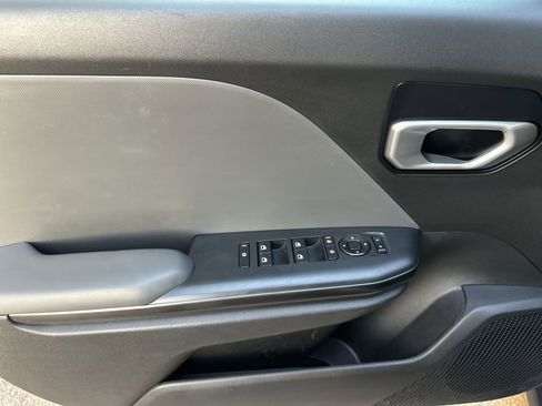 Used 2025 Kia K4 LXS image 28