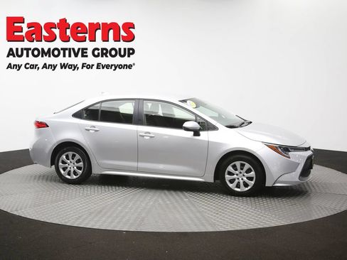 Used 2021 Toyota Corolla LE w/ Carpet Mat Package (TMS) FWD image 45