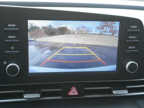 Used 2023 Hyundai Elantra SEL image 17