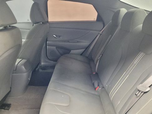 Used 2024 Hyundai Elantra SEL FWD image 18
