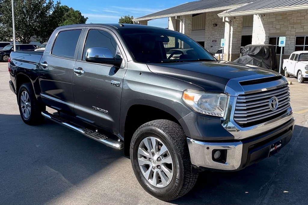 Used 2017 Toyota Tundra Limited w/ Limited Premium Package RWD image 2