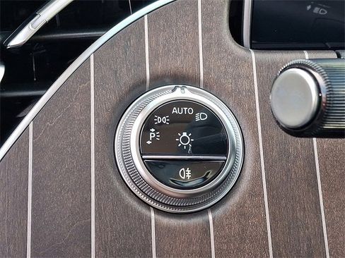 Used 2025 Mercedes-Benz E 350 Sedan image 26