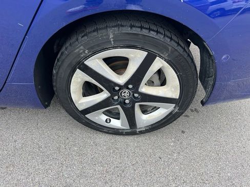 Used 2016 Toyota Prius Four Touring w/ Premium Convenience Package FWD image 13