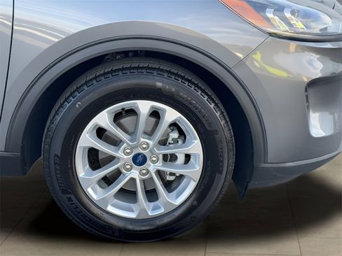 Used 2022 Ford Escape SE w/ Cold Weather Package image 40