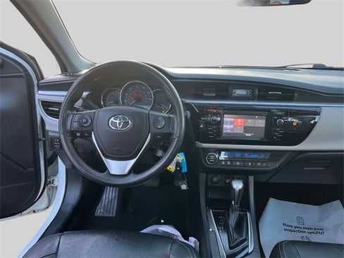Used 2015 Toyota Corolla LE image 12