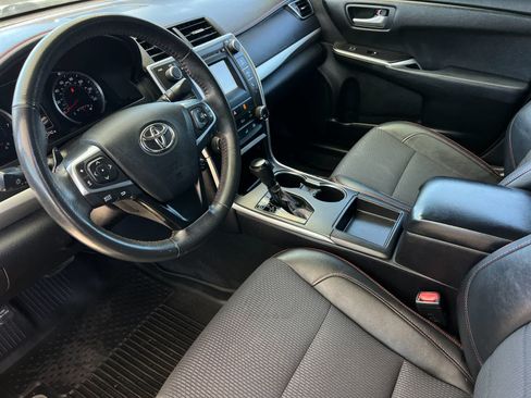 Used 2017 Toyota Camry SE FWD image 12