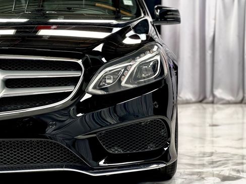 Used 2016 Mercedes-Benz E 350 4MATIC Wagon image 3