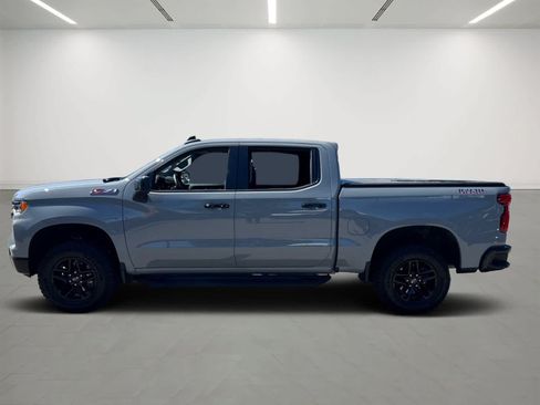 Used 2024 Chevrolet Silverado 1500 LT Trail Boss w/ Convenience Package II AWD/4WD image 3