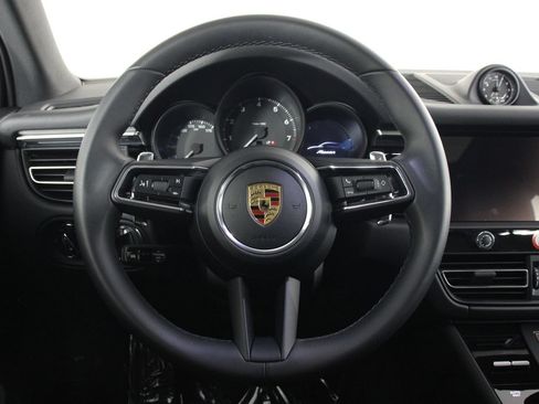 Certified 2026 Porsche Macan AWD/4WD image 12
