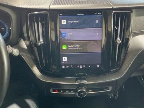 Used 2022 Volvo XC60 T8 R-Design w/ Advanced Package image 17