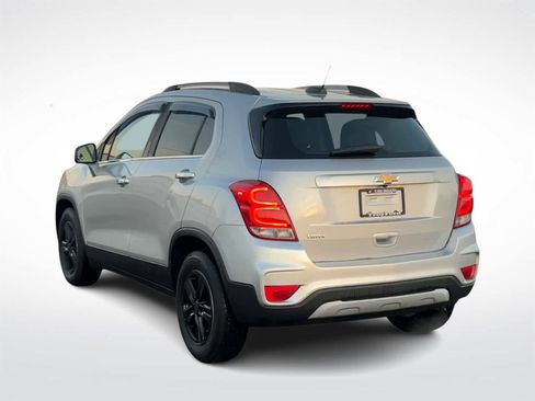 Used 2017 Chevrolet Trax LT w/ LT Convenience Package image 7