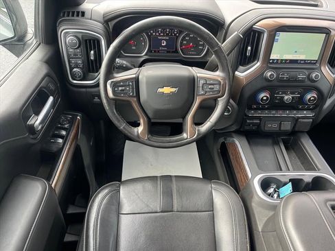 Used 2020 Chevrolet Silverado 1500 High Country w/ Technology Package image 7