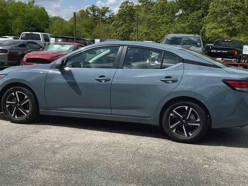 Used 2025 Nissan Sentra SV image 5