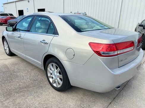 Used 2010 Lincoln MKZ FWD image 3
