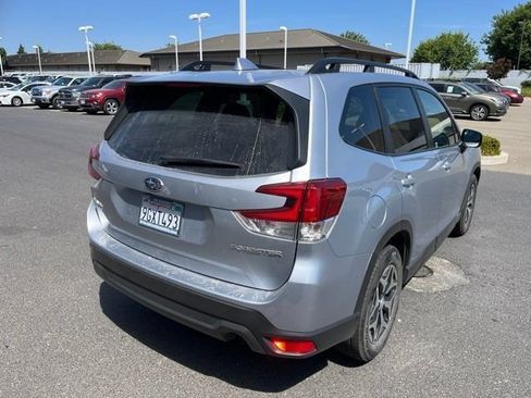 Used 2023 Subaru Forester Premium AWD/4WD image 4