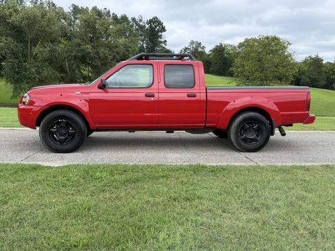 Used 2002 Nissan Frontier SVE AWD/4WD image 3