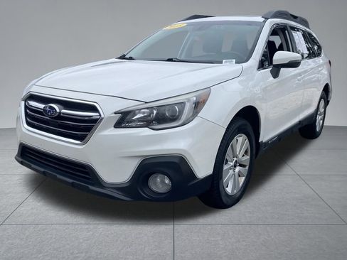 Used 2018 Subaru Outback 2.5i Premium image 2