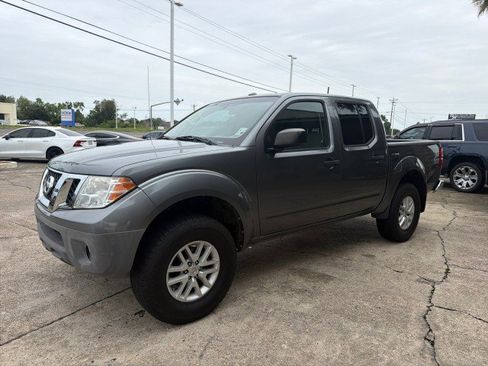 Used 2018 Nissan Frontier SV AWD/4WD image 11
