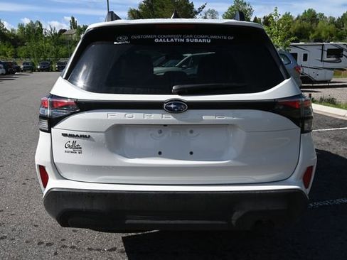 Used 2026 Subaru Forester Premium AWD/4WD image 5