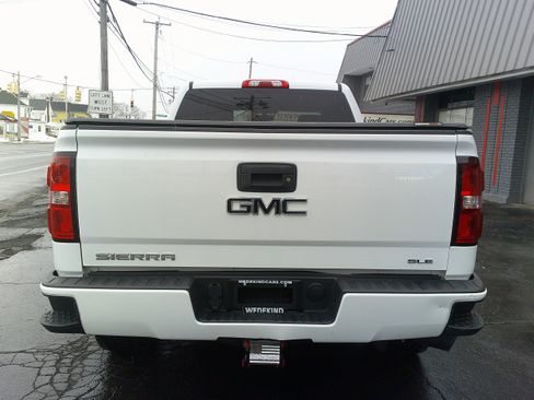 Used 2017 GMC Sierra 1500 SLE image 4
