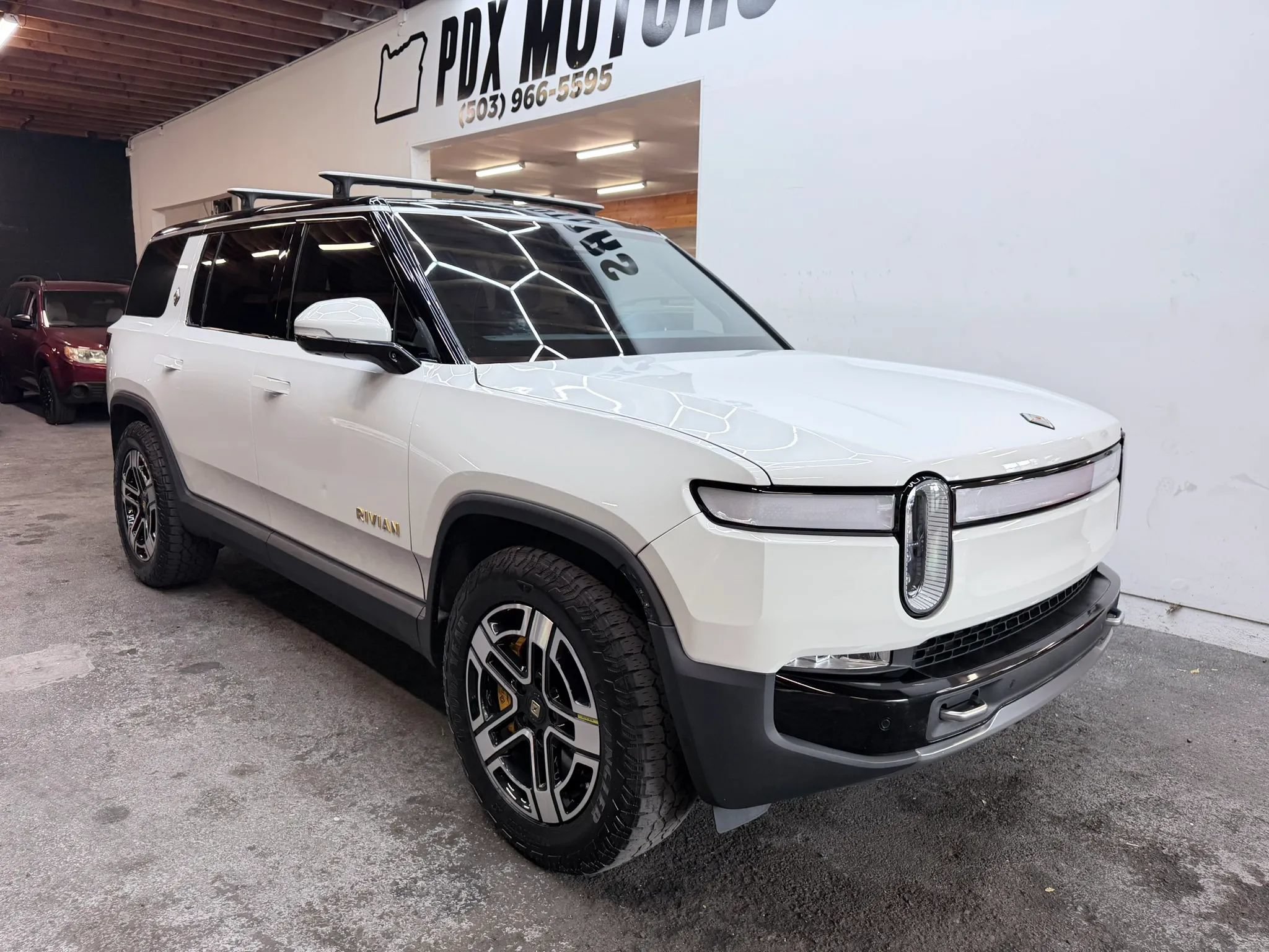 Used 2022 Rivian R1S Launch Edition Quad AWD/4WD image 2