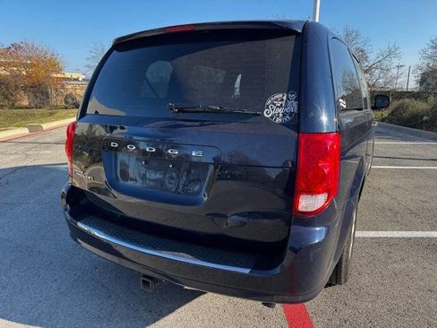 Used 2016 Dodge Grand Caravan American Value Package w/ UConnect Hands-Free Group image 12