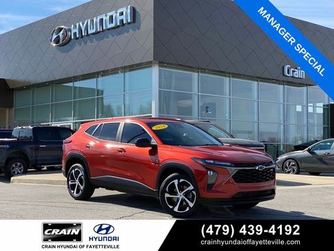 Used 2024 Chevrolet Trax RS w/ Driver Confidence Package image 1