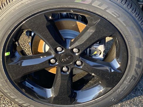 New 2025 Jeep Grand Cherokee Laredo image 7