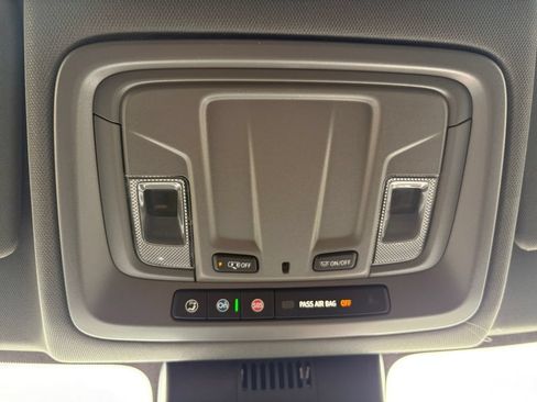 Used 2025 Chevrolet Silverado 1500 LT RWD image 29