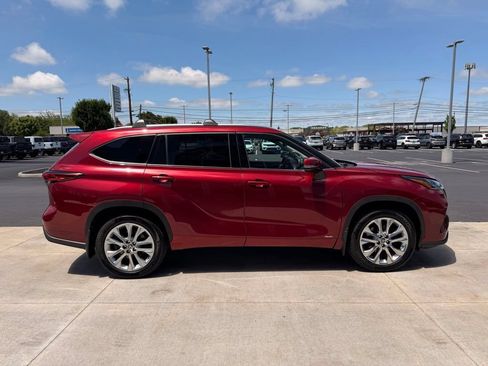 Used 2022 Toyota Highlander Limited AWD/4WD image 15