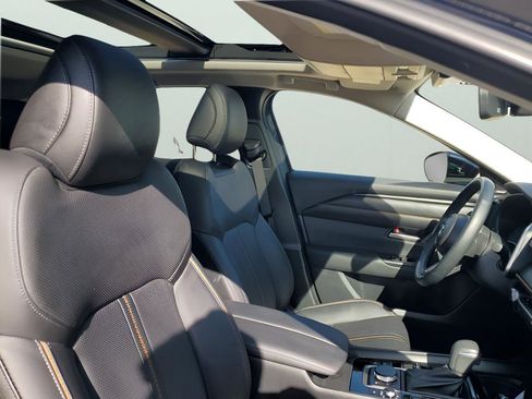 Used 2025 MAZDA CX-50 AWD 2.5 Hybrid w/ Premium Pkg image 15