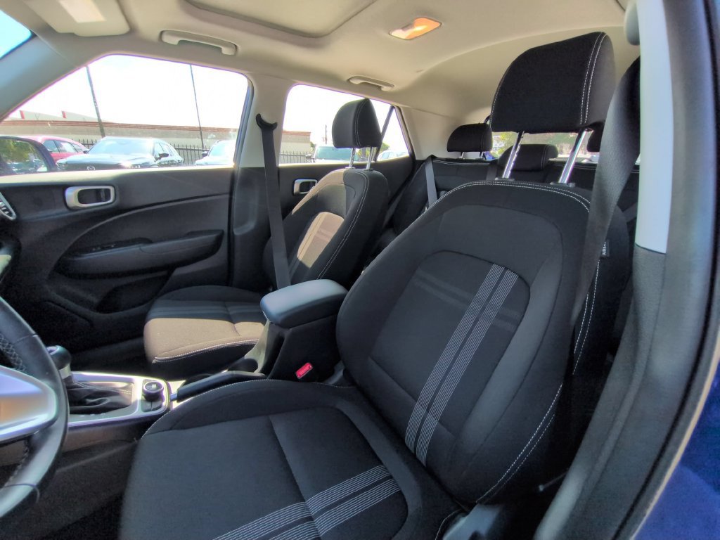 Used 2026 Hyundai Venue SEL FWD image 24