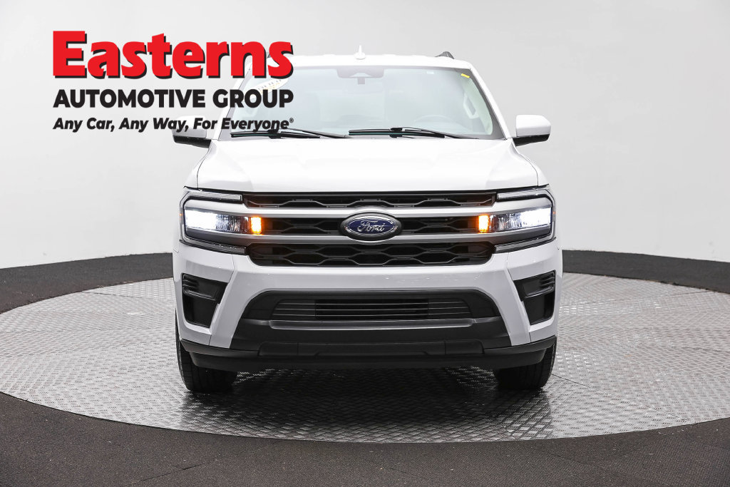 Used 2024 Ford Expedition Max XLT RWD image 3