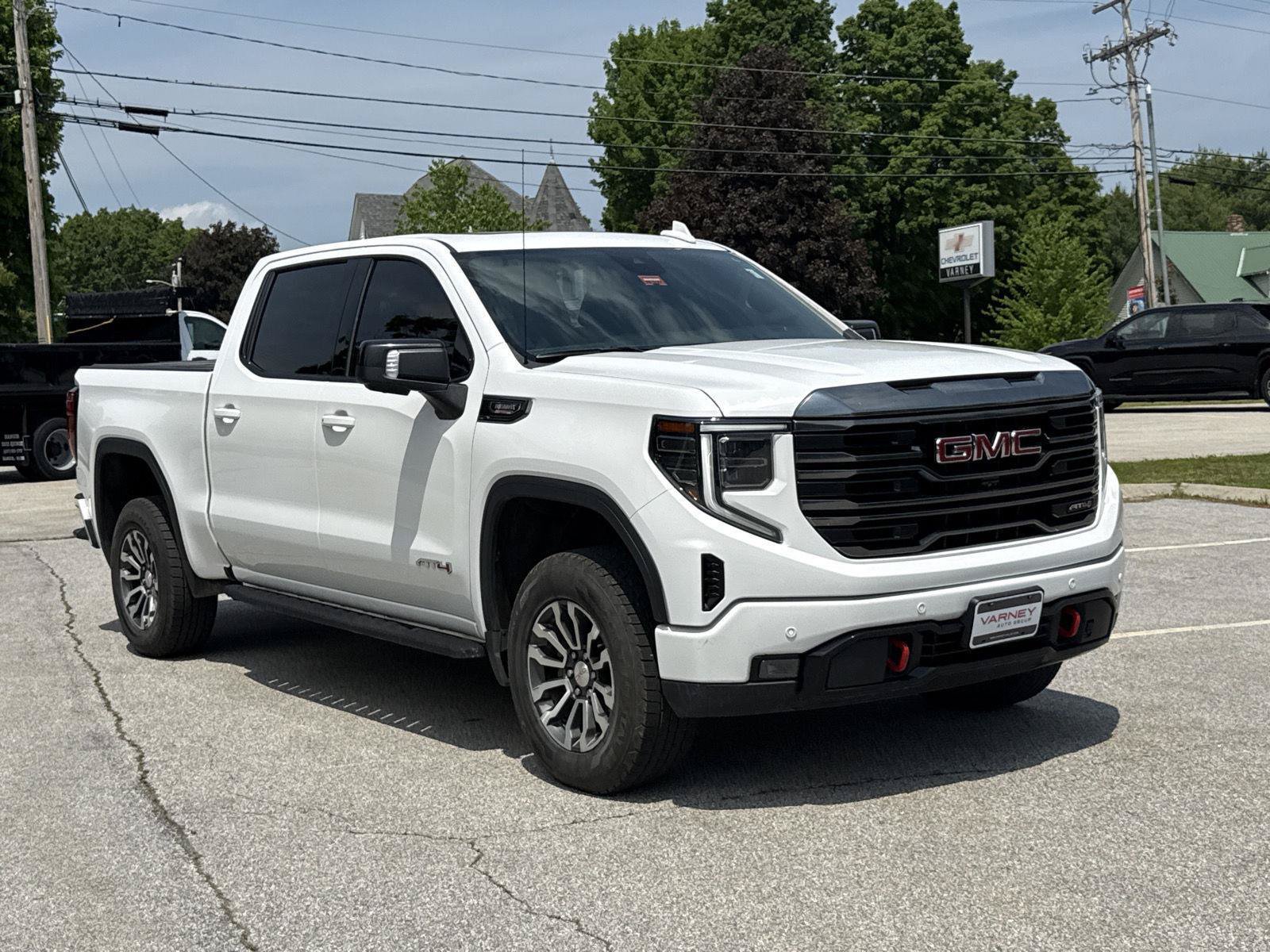 Used 2023 GMC Sierra 1500 AT4 w/ AT4 Premium Package AWD/4WD image 5