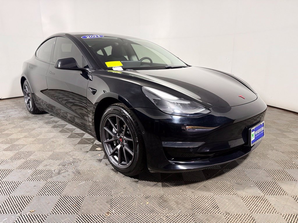 Used 2021 Tesla Model 3 Standard Range Plus RWD image 9