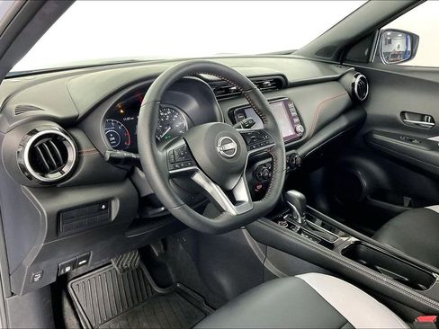 Used 2024 Nissan Kicks SR w/ SR Premium Package FWD image 18