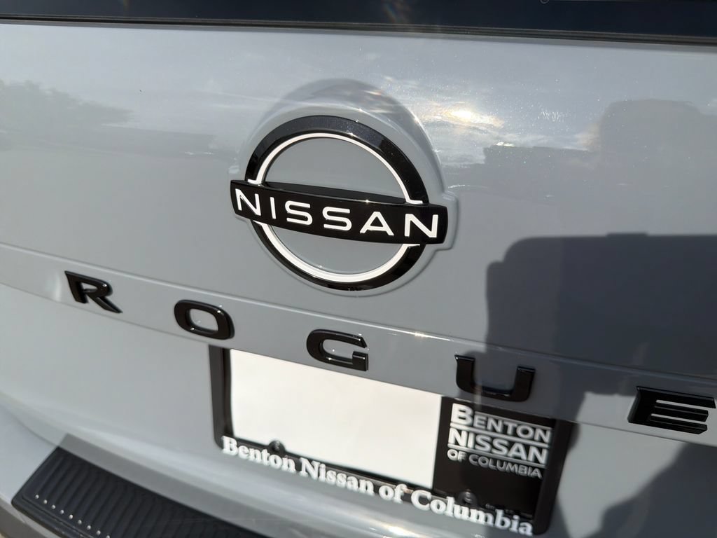 Used 2026 Nissan Rogue Dark Armor FWD image 36
