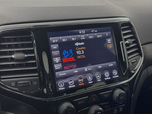 Used 2021 Jeep Grand Cherokee Laredo X image 15