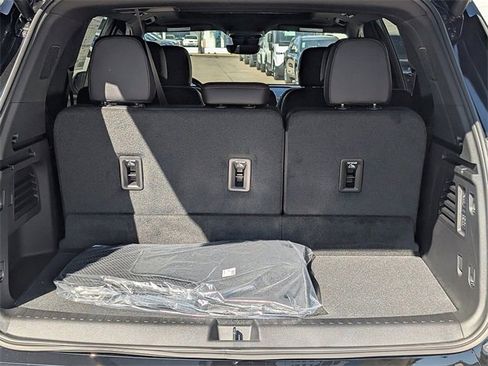 New 2026 Chevrolet Traverse RS image 8