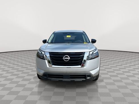 Certified 2025 Nissan Pathfinder S FWD image 4