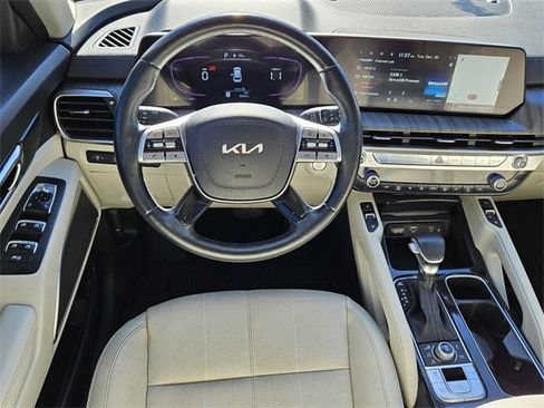 Used 2023 Kia Telluride EX w/ EX Captain's Chair Package image 12