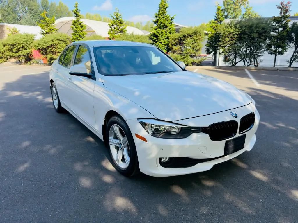 Used 2015 BMW 320i xDrive Sedan AWD/4WD image 6