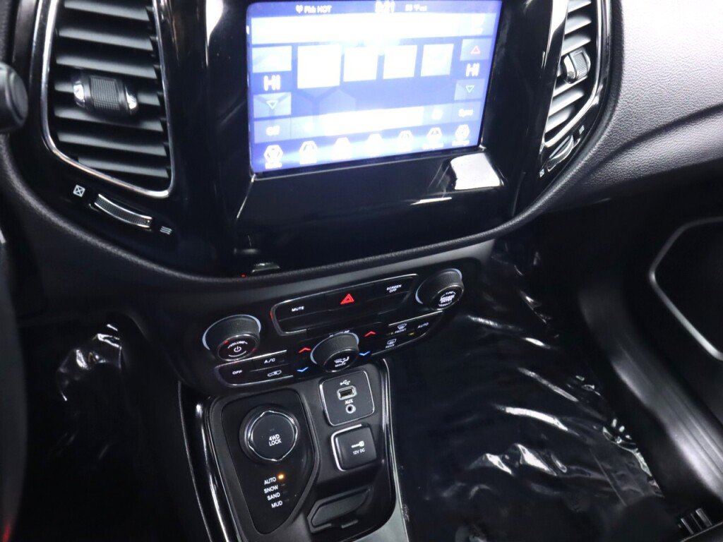 Used 2019 Jeep Compass Latitude AWD/4WD image 15