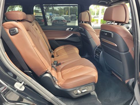 New 2026 BMW X7 M60i image 16