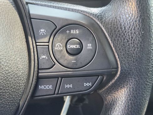Used 2025 Toyota Corolla LE FWD image 22